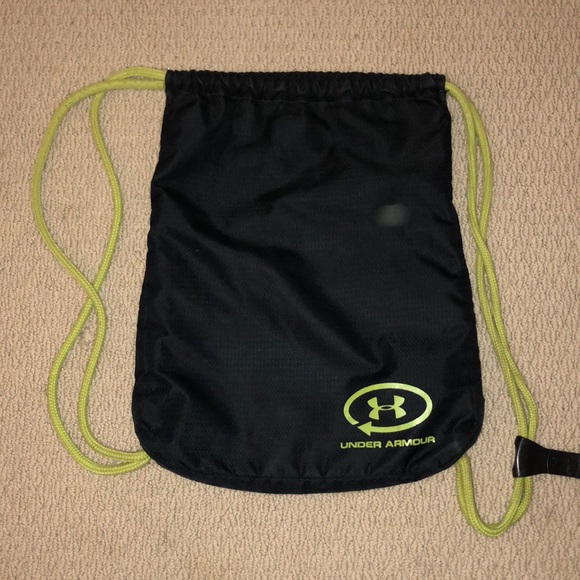 Underarmour draw string bag - Picture 2 of 2